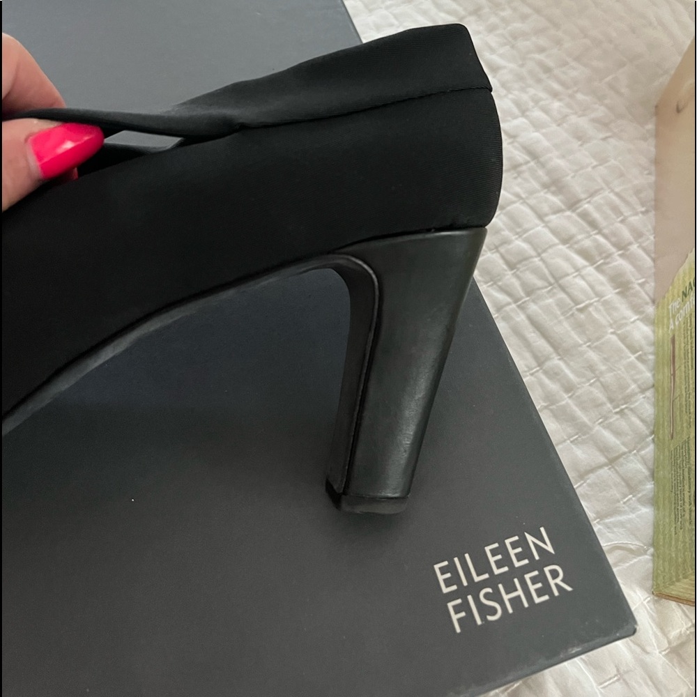 Eileen Fisher Heela